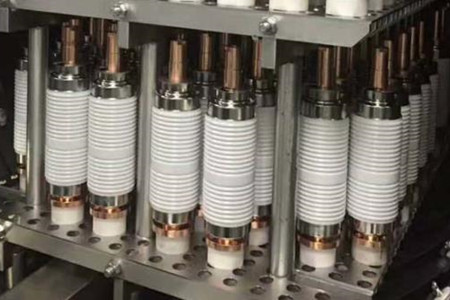 真空開關管產生操作過電壓的原因是什么？